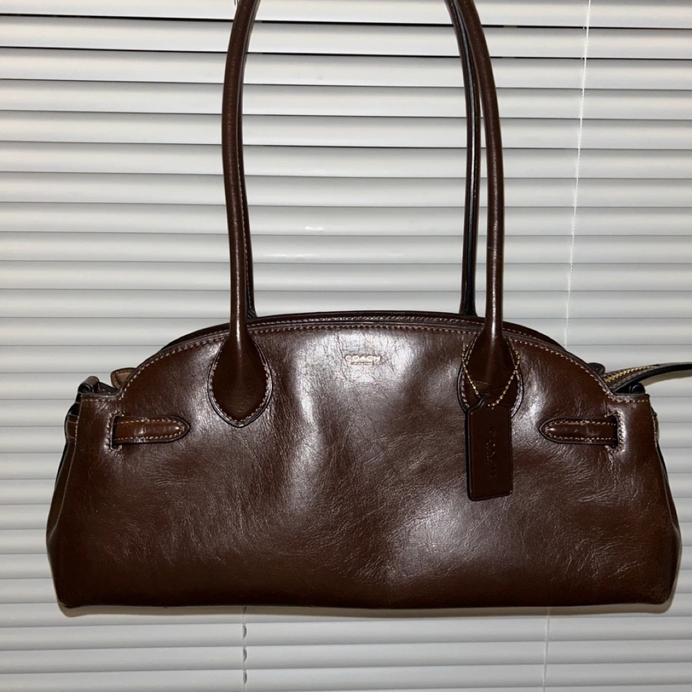 Elegant Brown Leather Handbag